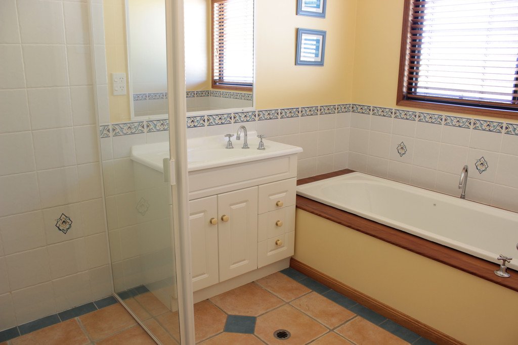 15 Gwen Street TANNUM SANDS 12