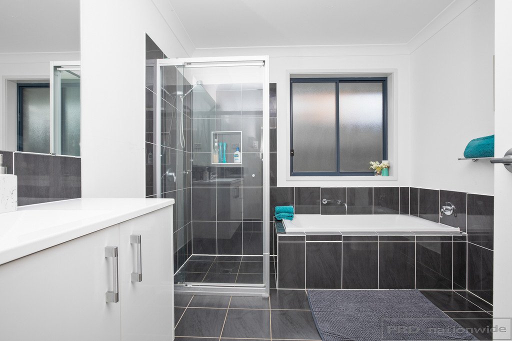 15 Hamilton st  ABERNETHY 12