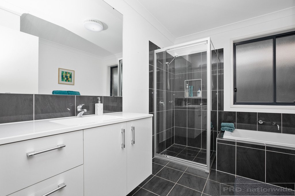 15 Hamilton st  ABERNETHY 18