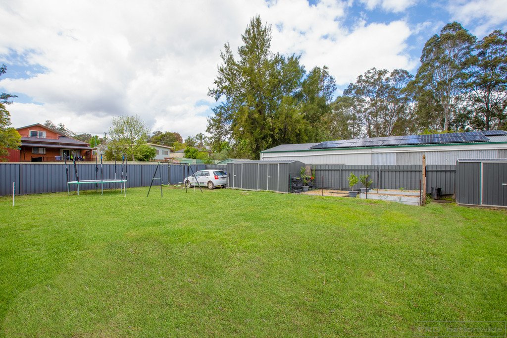 15 Hamilton st  ABERNETHY 21