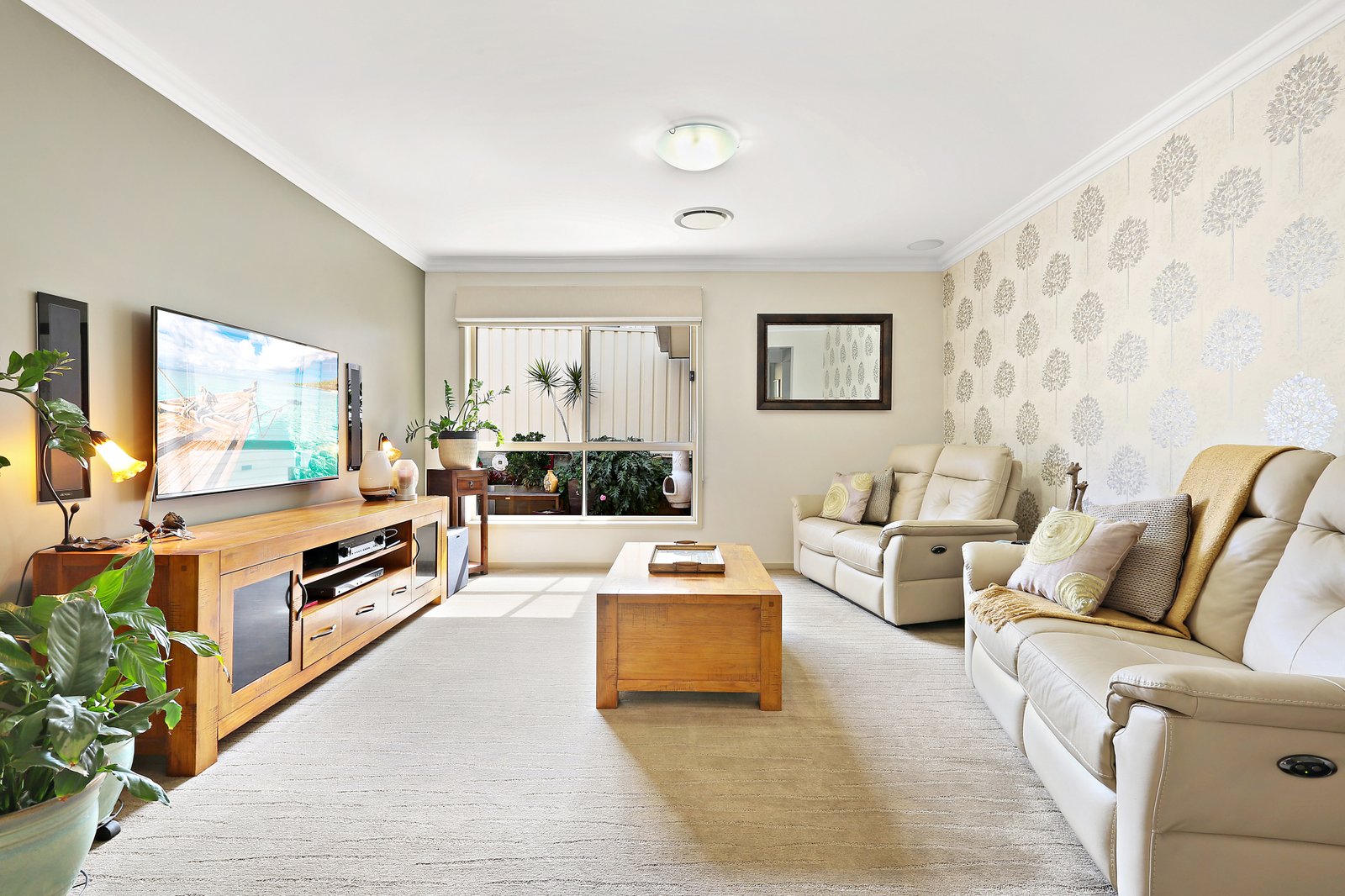15 Hartfield Avenue HORSLEY 6