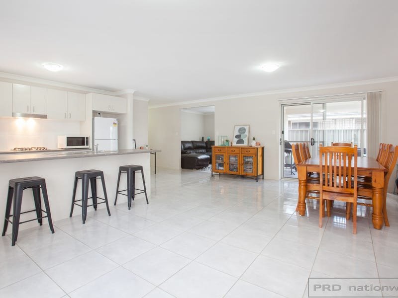 15 Hayworth Street RUTHERFORD 2