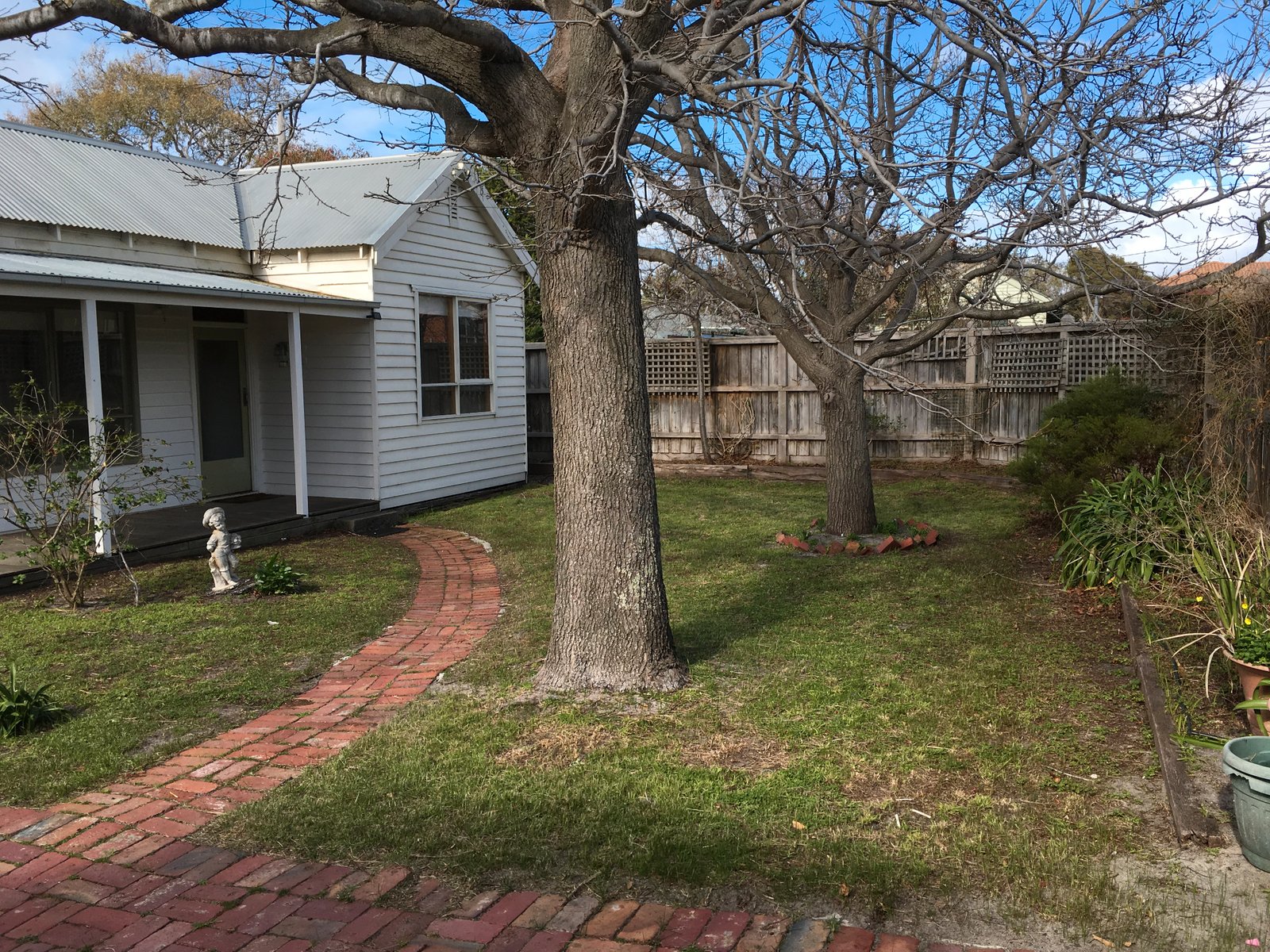 Gallery: 1/5 Hazel Avenue