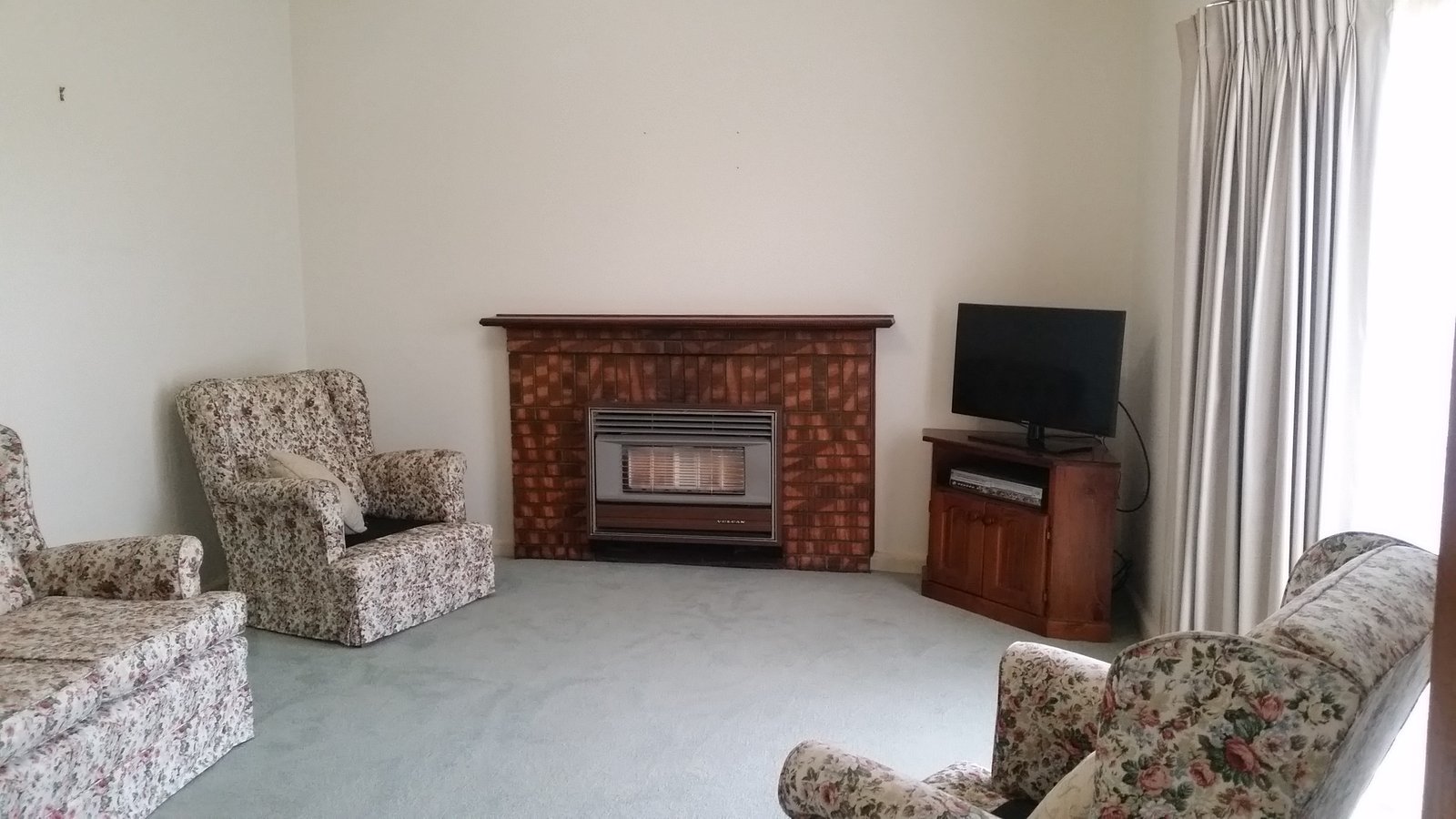 Gallery: 15 Helmer Crescent