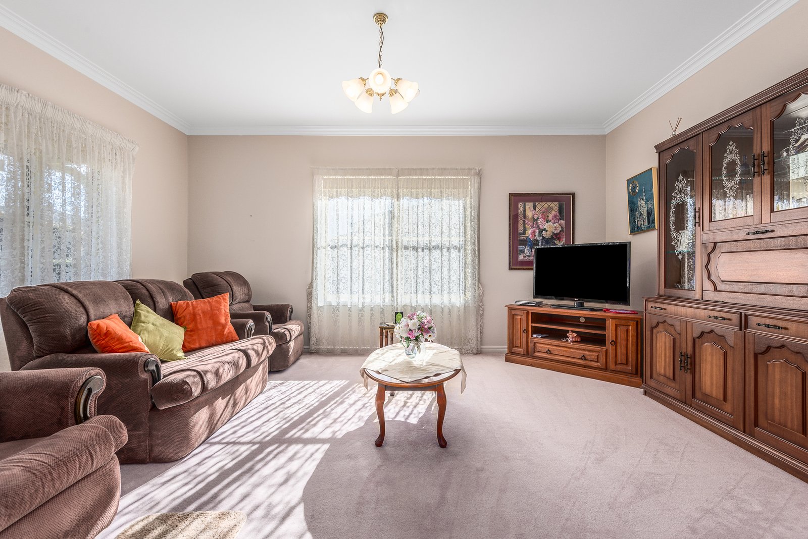 Gallery: 1/5 Hewat Drive