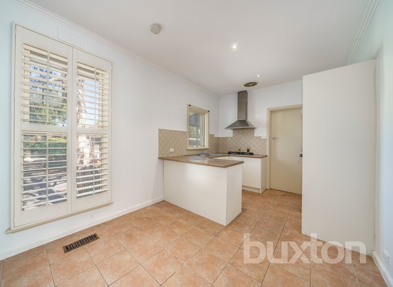 Gallery: 1/5 Hocking Court