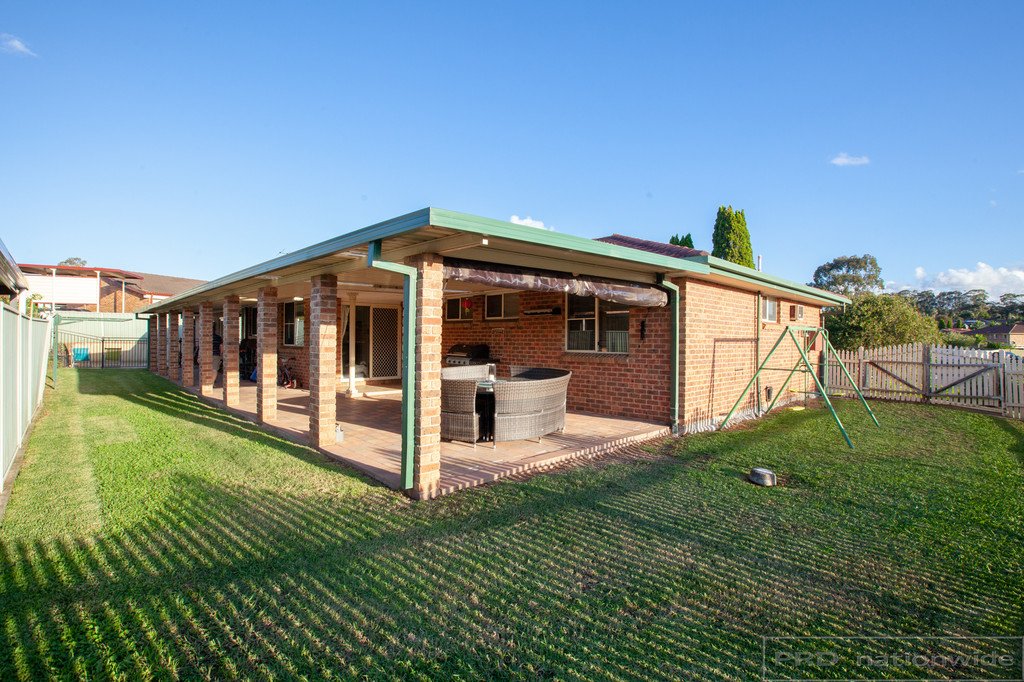 15 Holford Crescent THORNTON 3