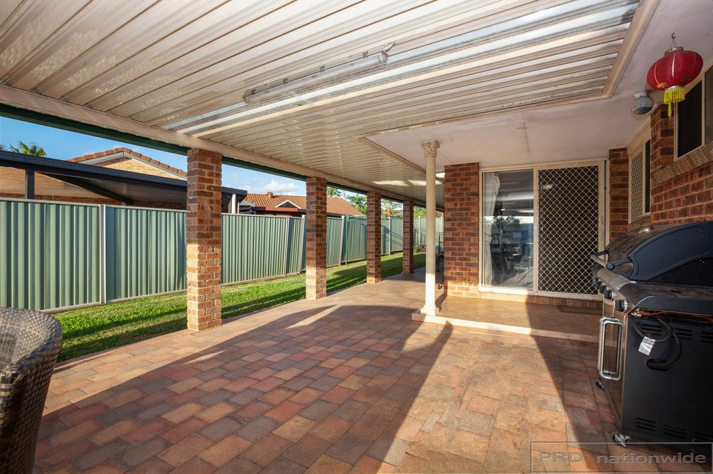 15 Holford Crescent THORNTON 5