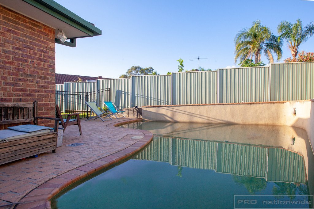 15 Holford Crescent THORNTON 7