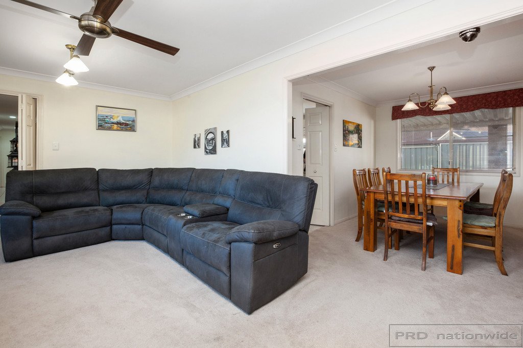 15 Holford Crescent THORNTON 10