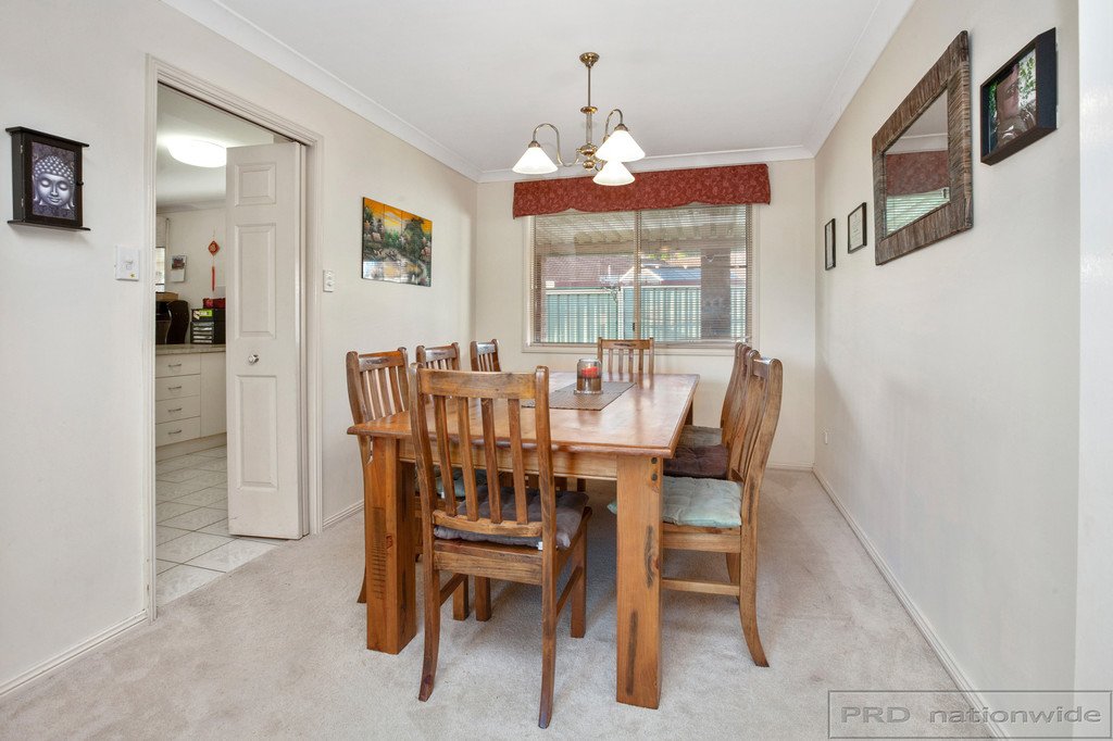 15 Holford Crescent THORNTON 11