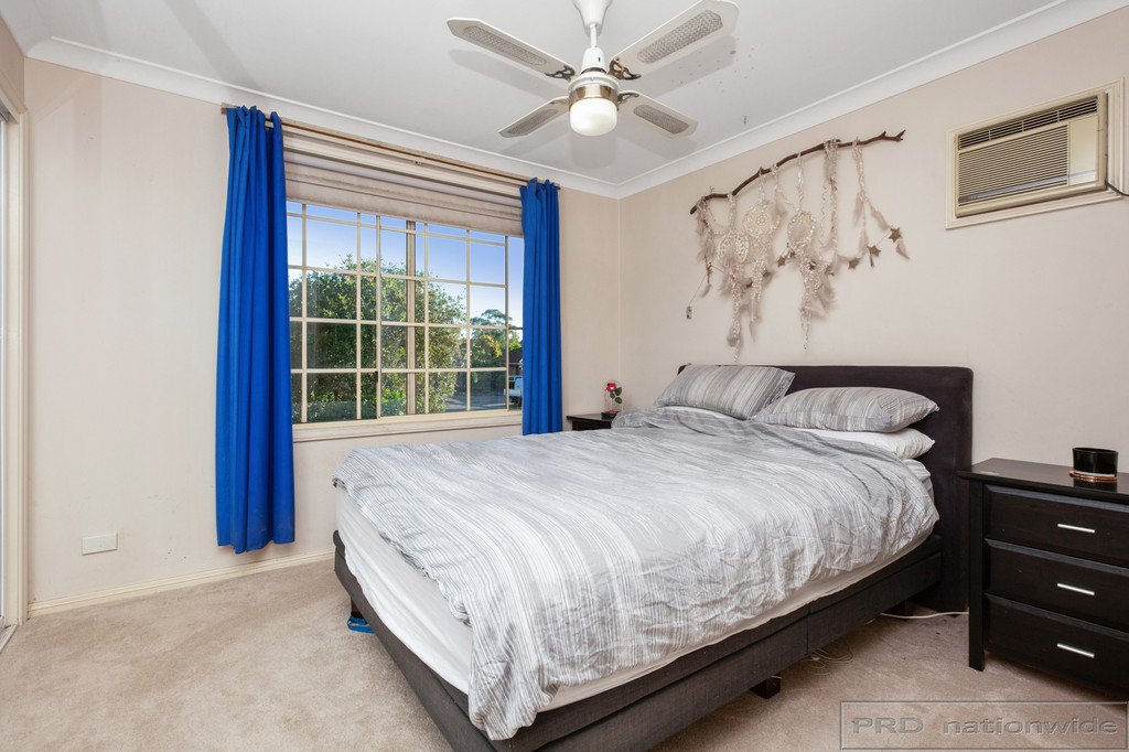 15 Holford Crescent THORNTON 17