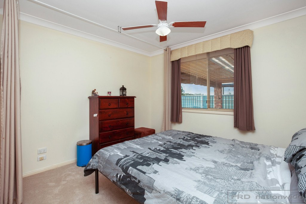 15 Holford Crescent THORNTON 20