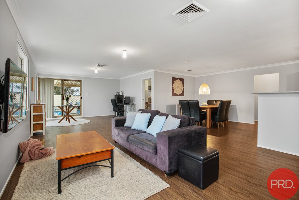 15 Honeyoak Drive ABERGLASSLYN 4