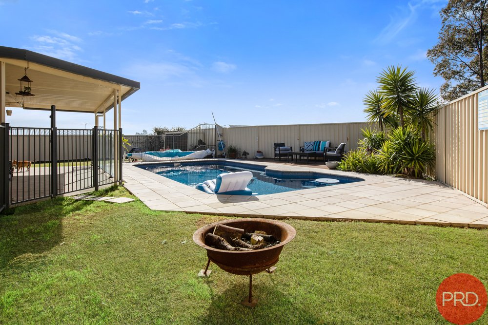 15 Honeyoak Drive ABERGLASSLYN 19