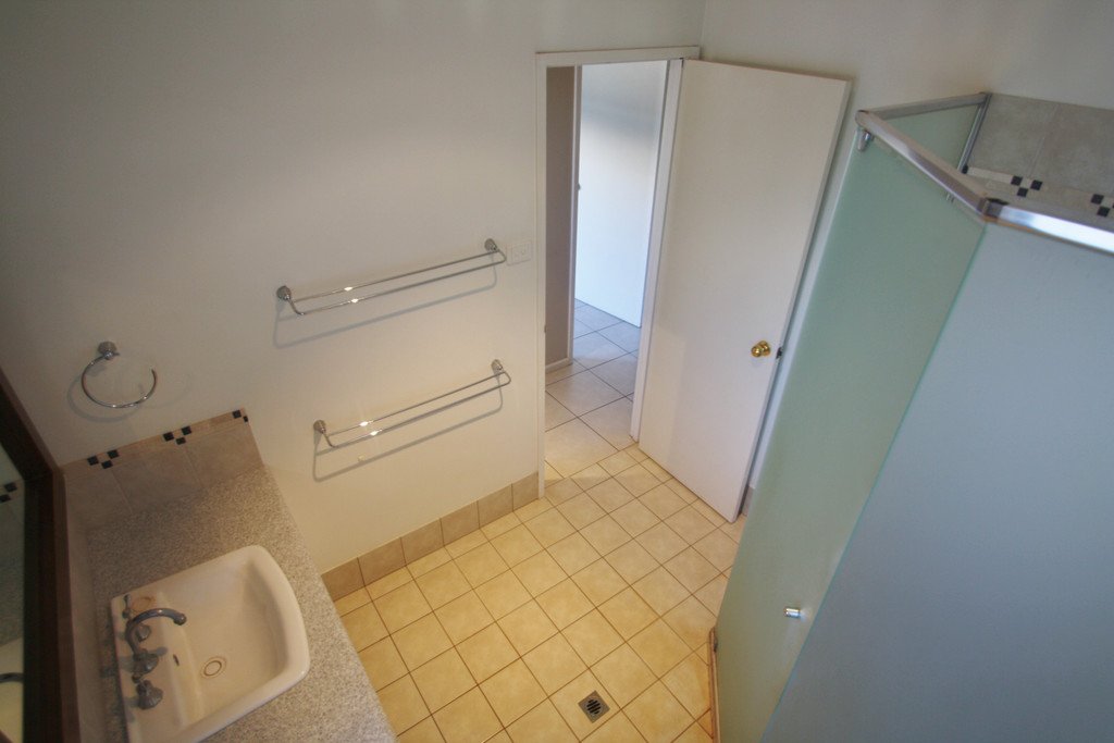 15 Howe Drive CABLE BEACH 13