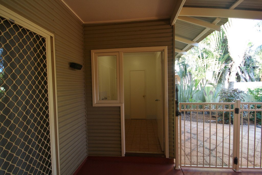 15 Howe Drive CABLE BEACH 20