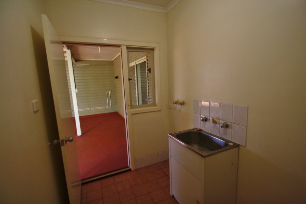 15 Howe Drive CABLE BEACH 21