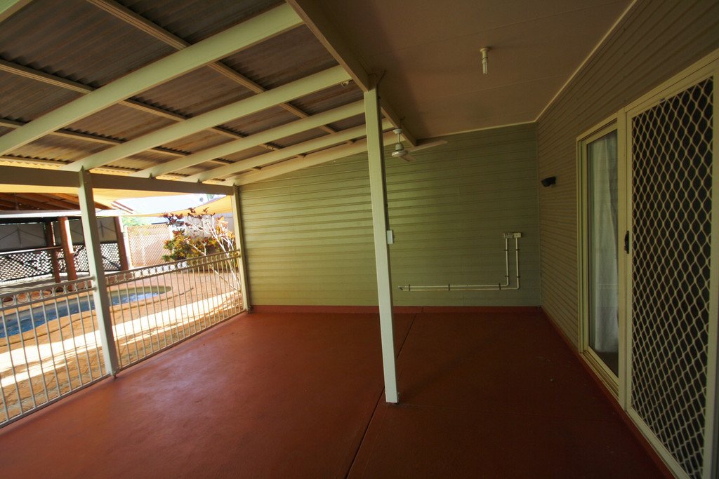 15 Howe Drive CABLE BEACH 22