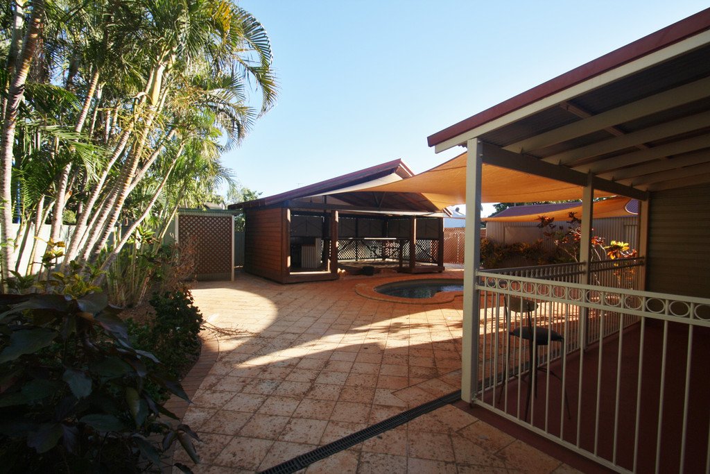 15 Howe Drive CABLE BEACH 23