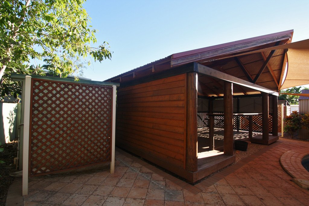 15 Howe Drive CABLE BEACH 26