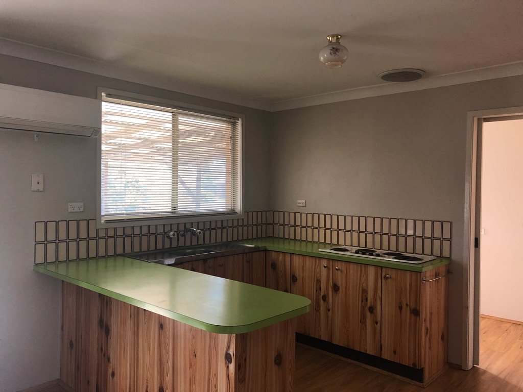 15 Hughes Avenue PENRITH 4
