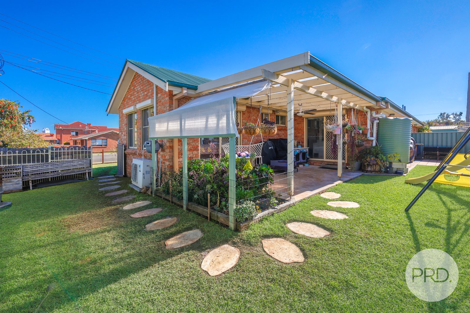 15 Hunt Street TAMWORTH 19