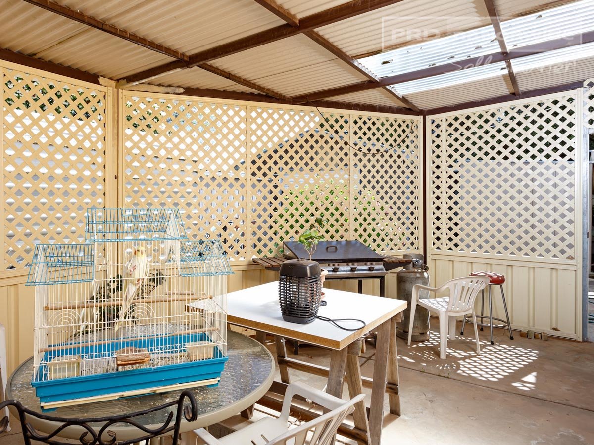 15 Jacaranda Drive LAKE ALBERT 9