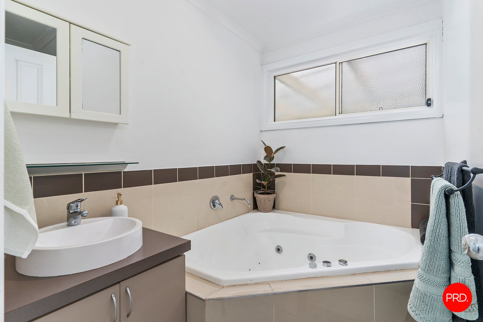 15 Jackson Street LONG GULLY 11