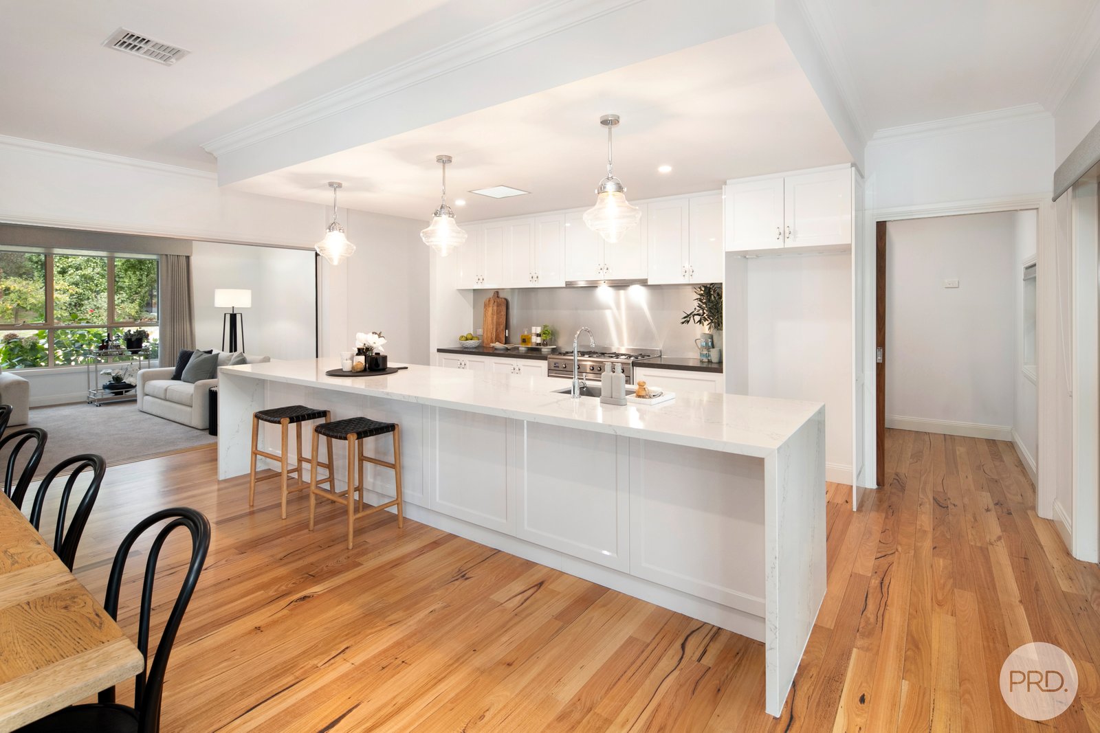 15 Jacksons Road WARRENHEIP 8