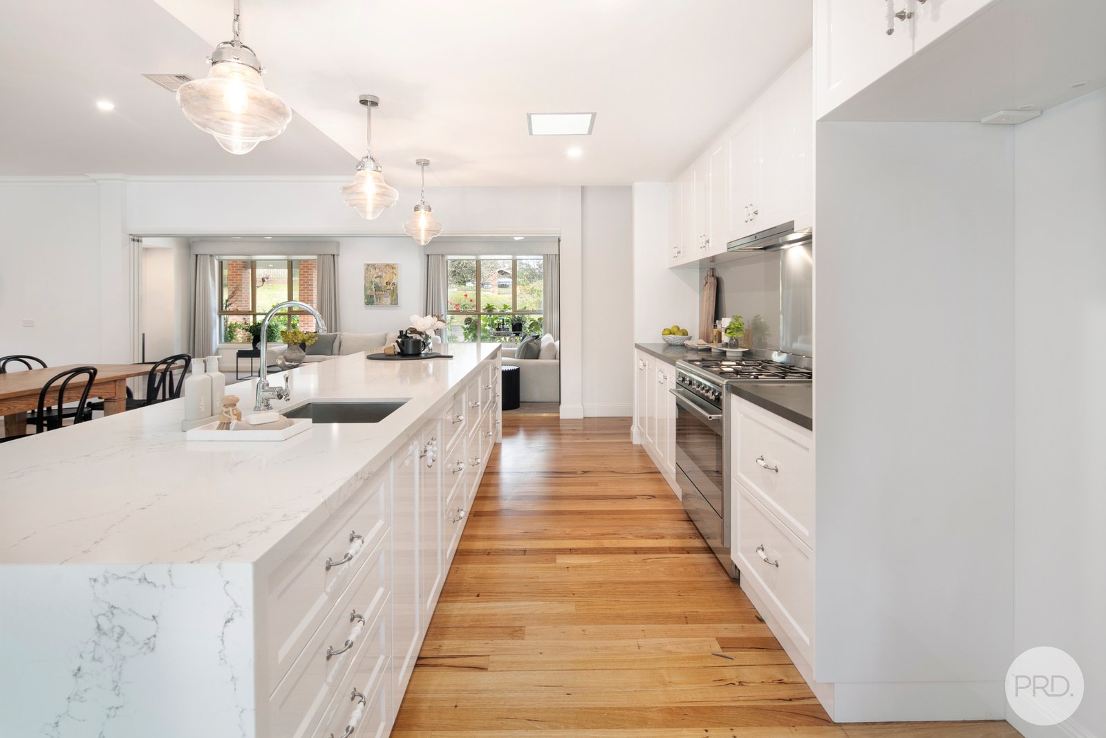 15 Jacksons Road WARRENHEIP 9
