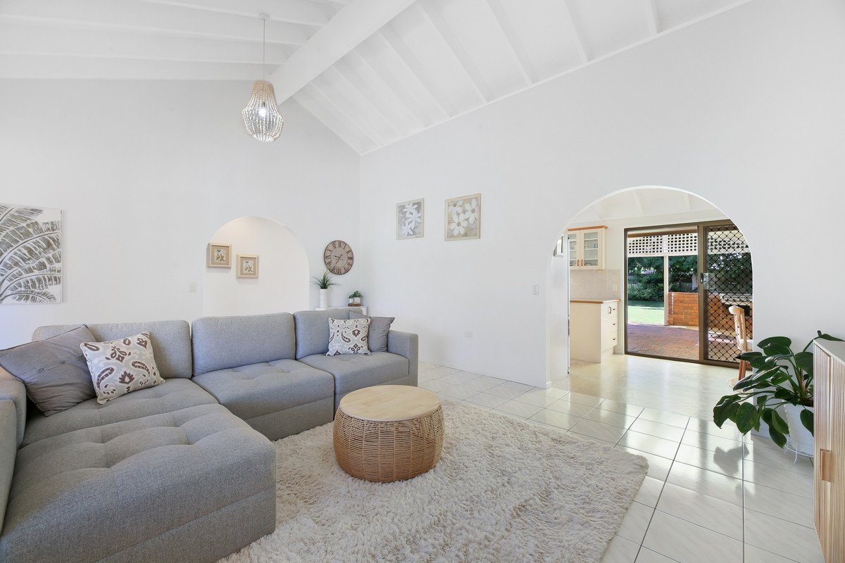 15 Japonica Drive Palm Beach 17