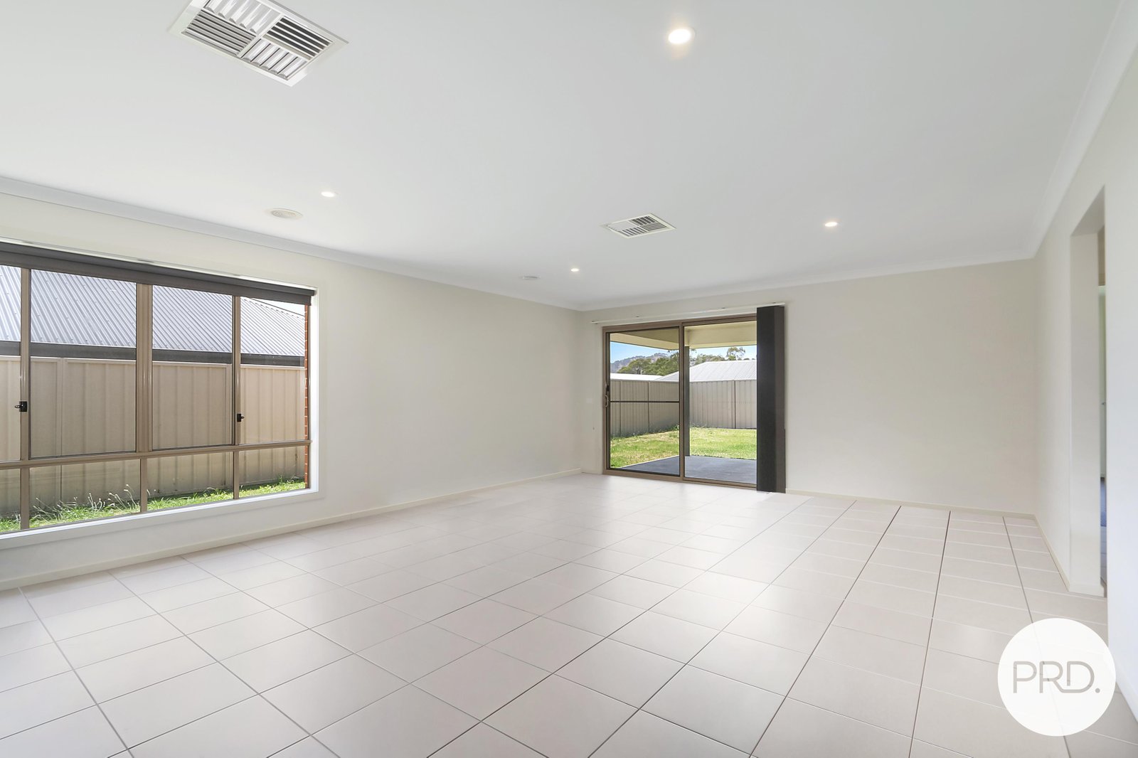 15 Jensen Crescent WODONGA 5