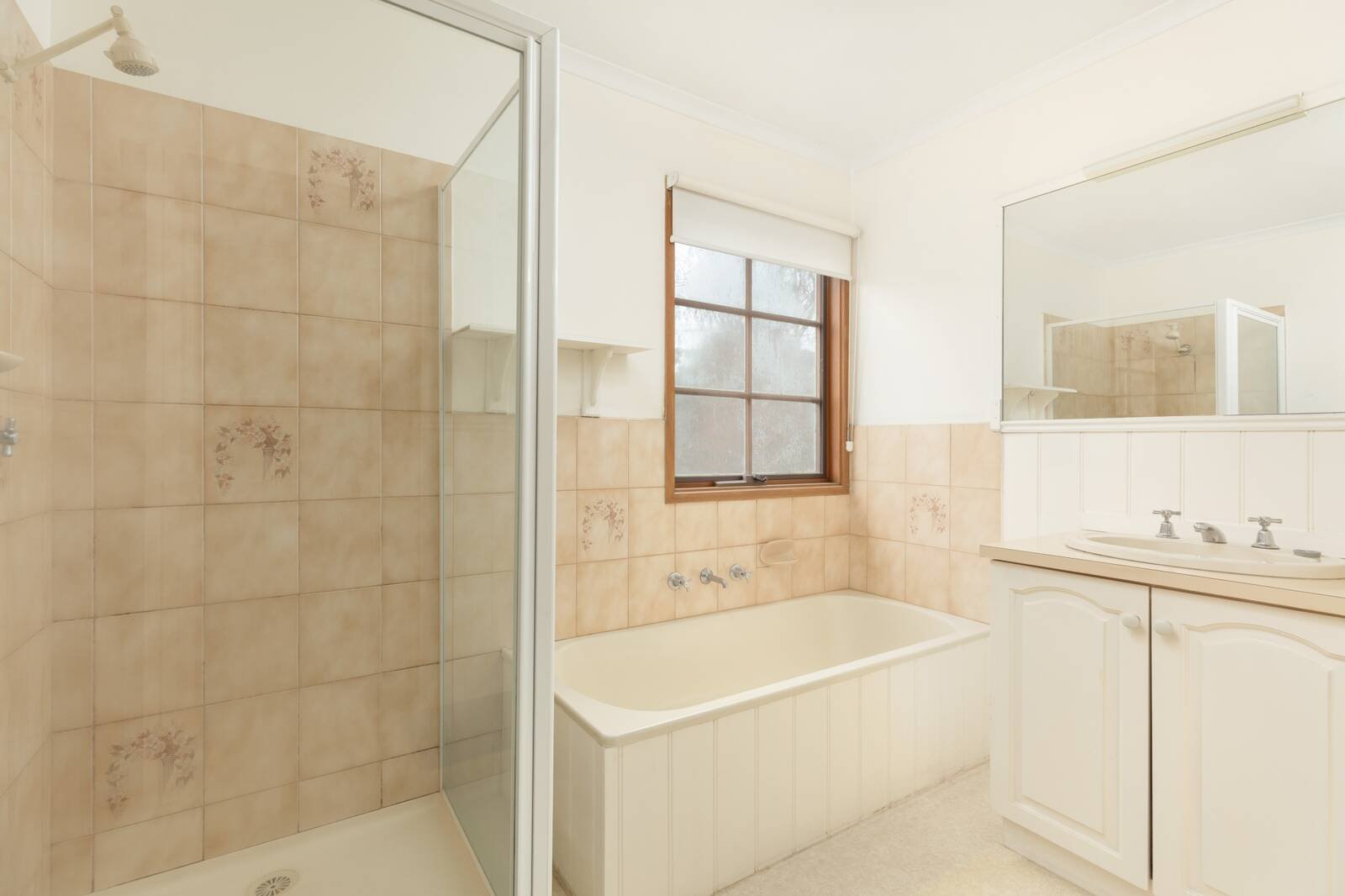 Real Estate and Property in 15 Jim Road, Newham, VIC