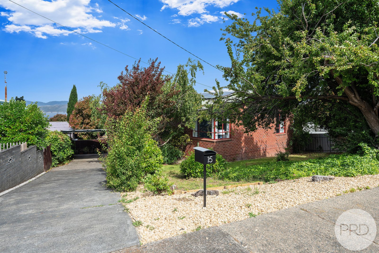 15 Junee Street CHIGWELL 14