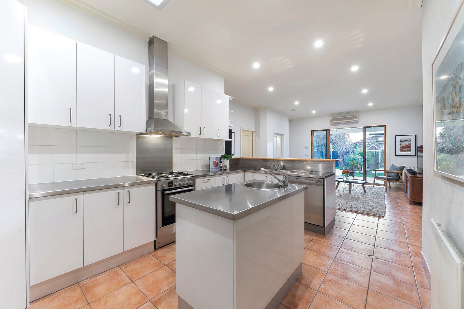 15 Karma Avenue, Malvern East, VIC