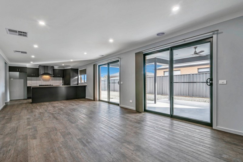 15 Keewong Drive STRATHFIELDSAYE 3