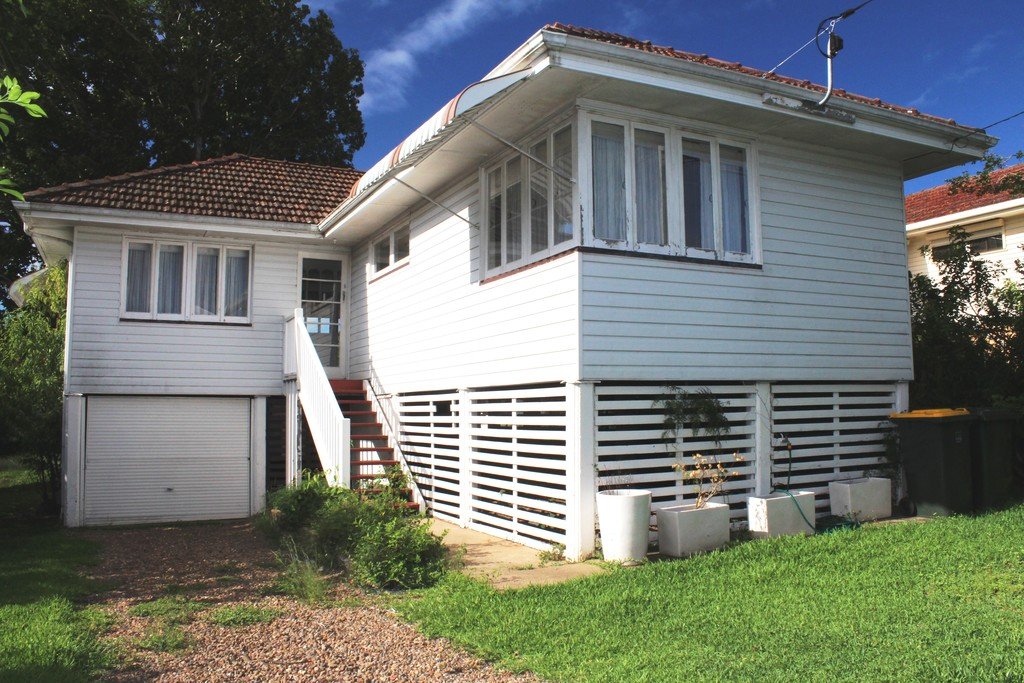 15 Kembla Street WAVELL HEIGHTS 2