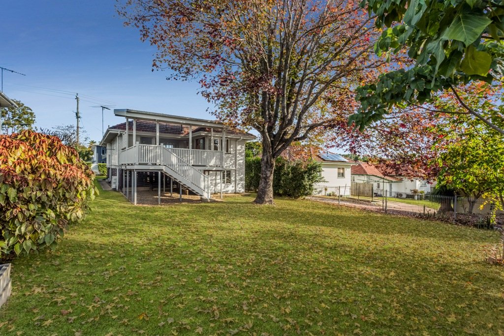 15 Kembla Street WAVELL HEIGHTS 2