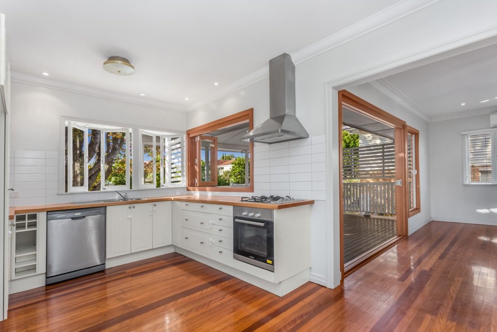 15 Kembla Street WAVELL HEIGHTS 4