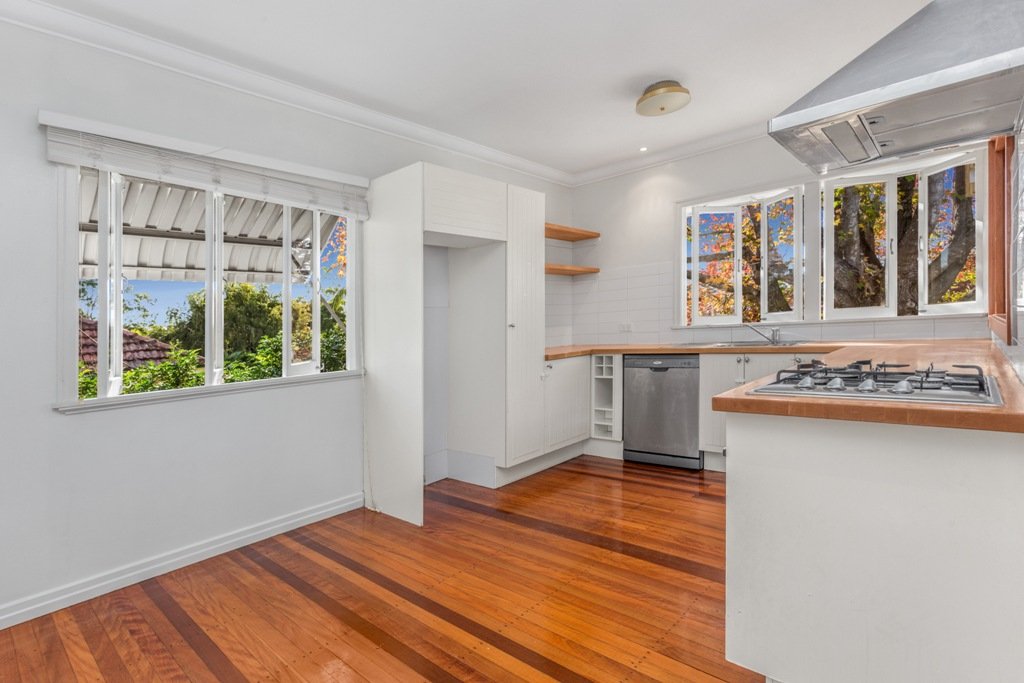 15 Kembla Street WAVELL HEIGHTS 5