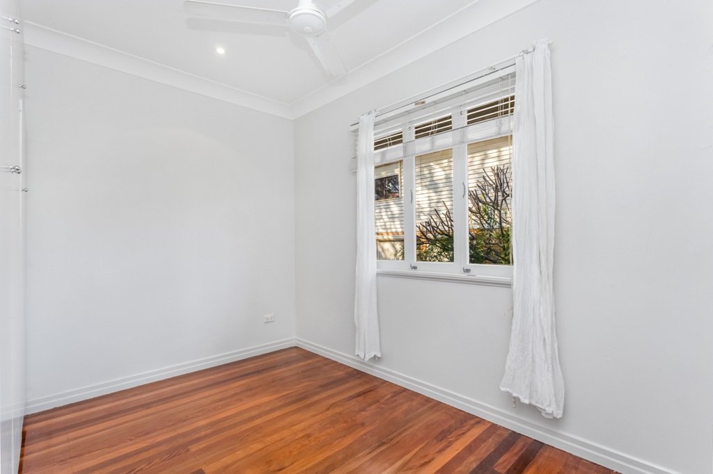 15 Kembla Street WAVELL HEIGHTS 8