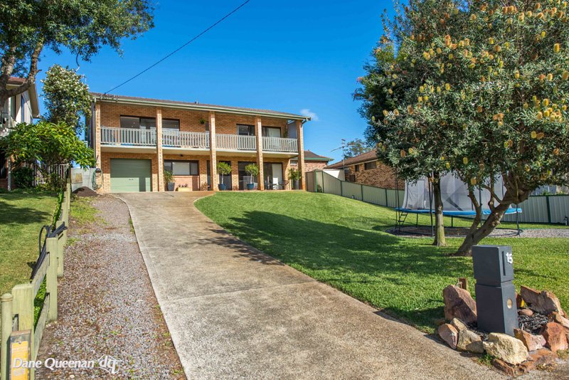 15 Kemp Street SALAMANDER BAY 1