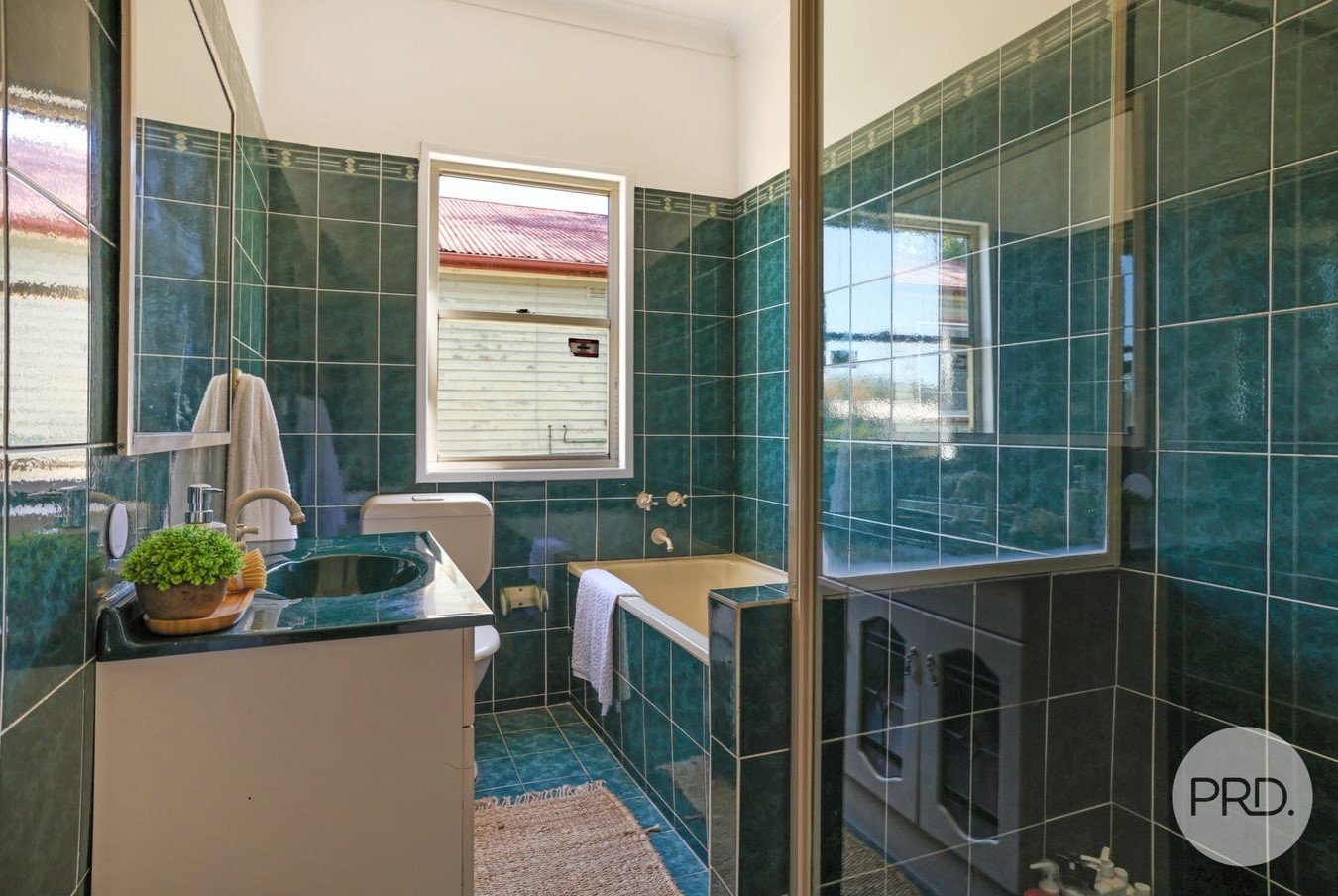 15 Kent Street TAMWORTH 4