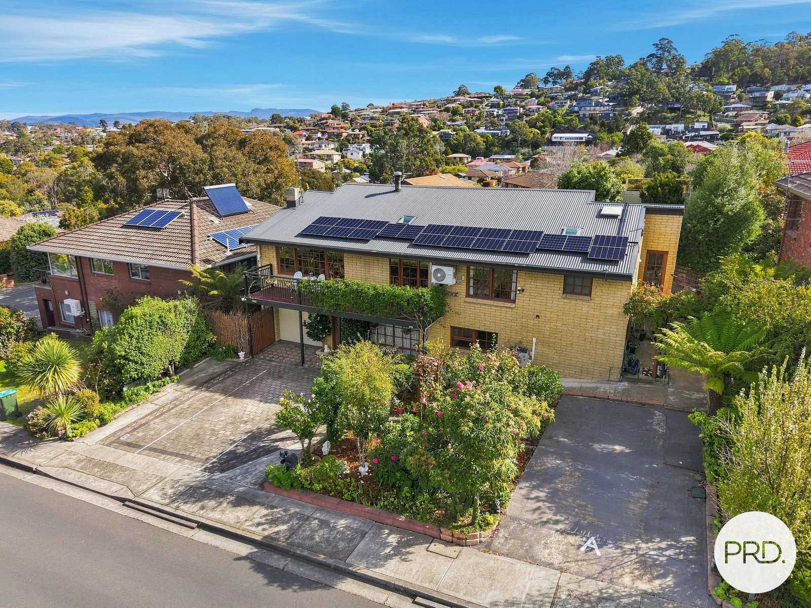 15 Kiama Place BLACKMANS BAY 1