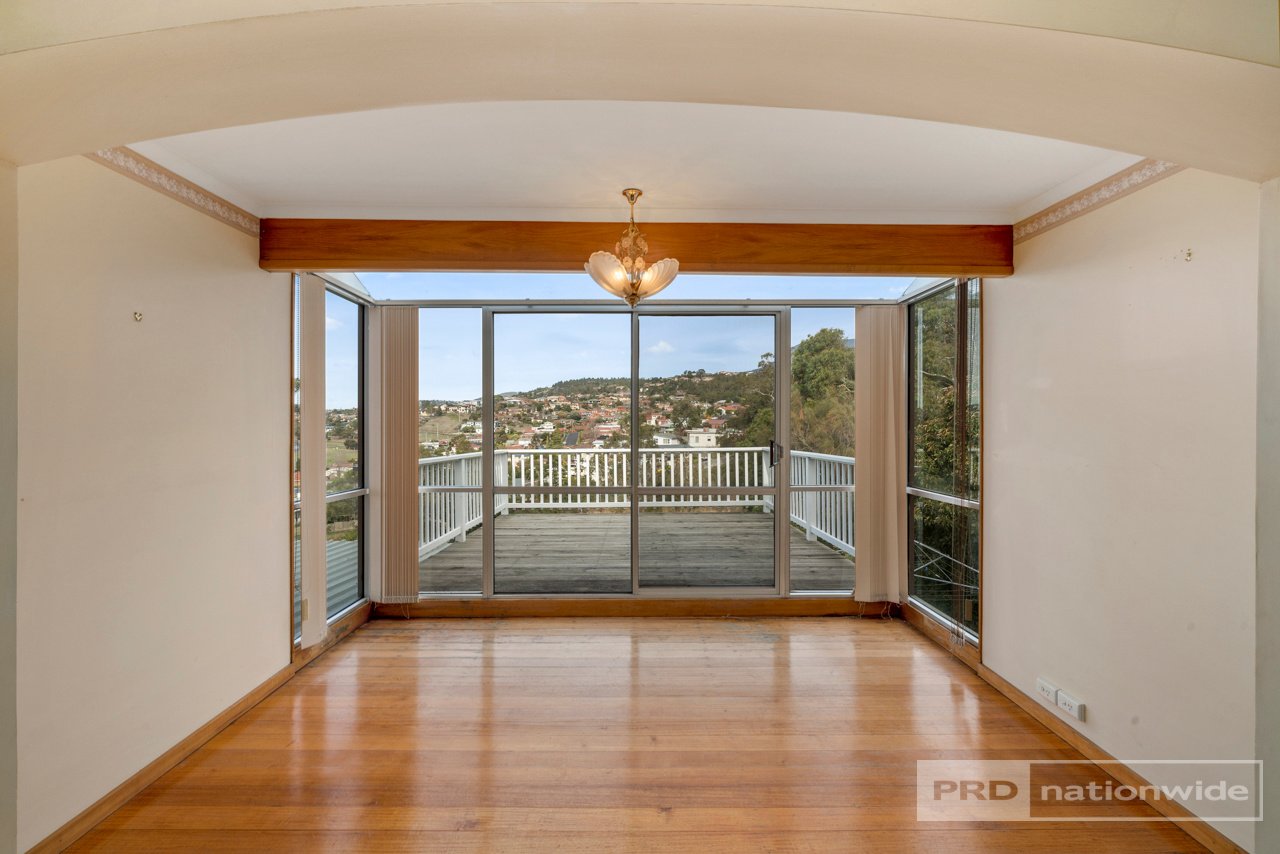 15 Kinarra Crescent CHIGWELL 9