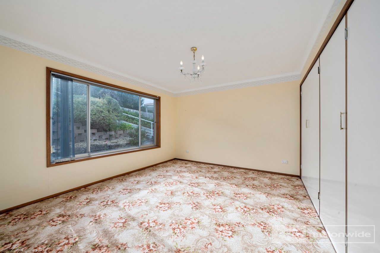 15 Kinarra Crescent CHIGWELL 15