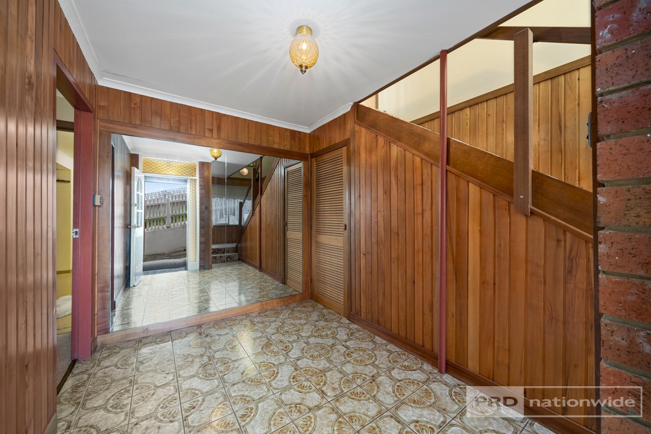 15 Kinarra Crescent CHIGWELL 17