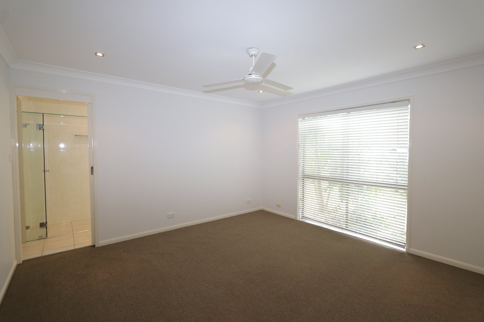 15 Kincardine Drive BENOWA 11