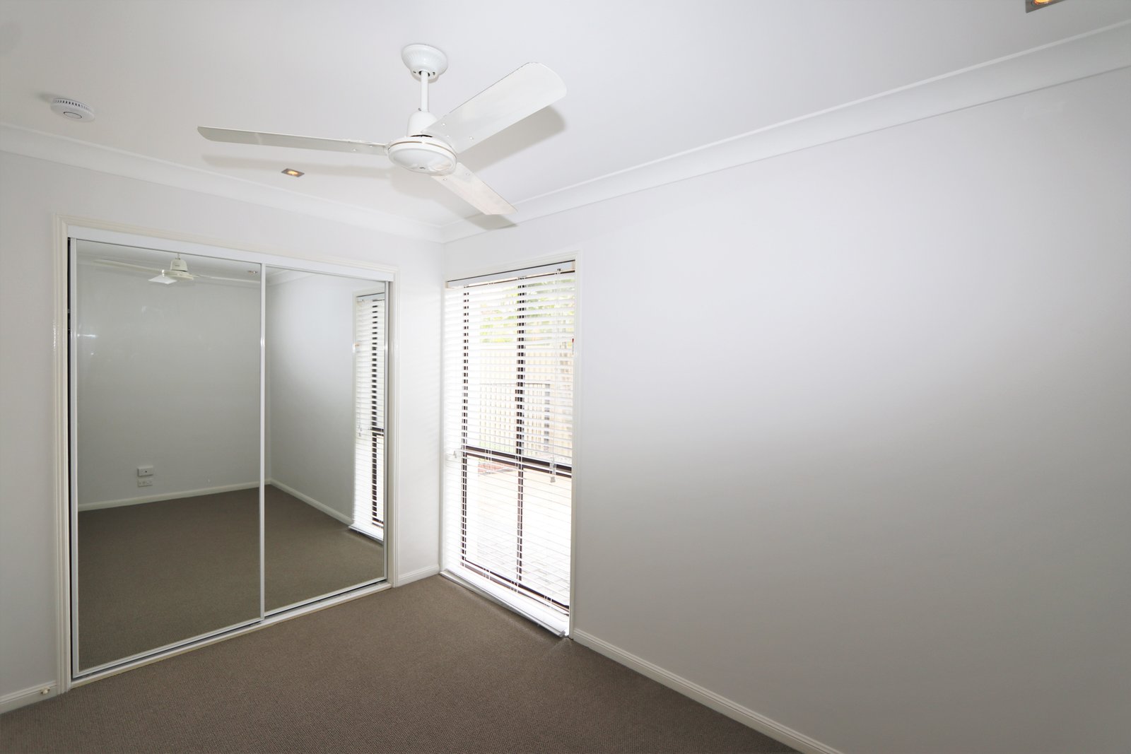 15 Kincardine Drive BENOWA 15